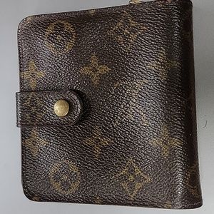 Loui vuittons wallet